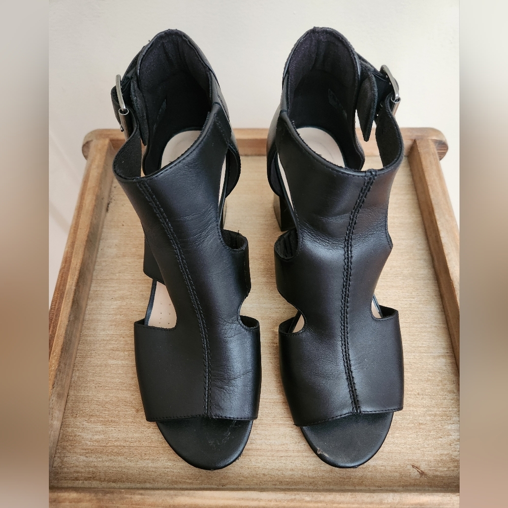 Clark's Deva Heidi Black Heels Sz 7